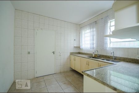 Casa à venda com 400m², 4 quartos e 5 vagasCOZINHA