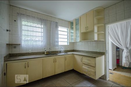 Casa à venda com 400m², 4 quartos e 5 vagasCOZINHA