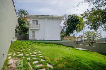 Casa à venda com 400m², 4 quartos e 5 vagasÁREA EXTERNA 