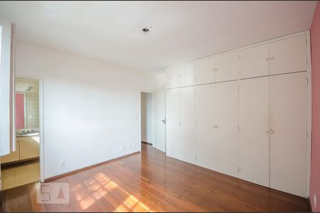 Casa à venda com 400m², 4 quartos e 5 vagasSUÍTE 