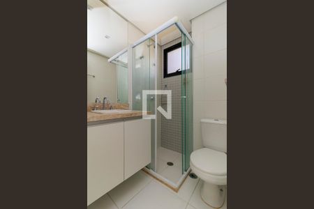 Banheiro de kitnet/studio para alugar com 0 quarto, 32m² em Cidade Monções, São Paulo