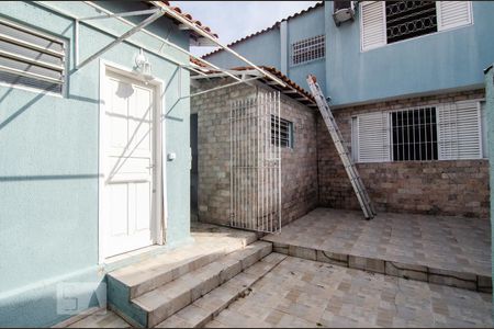 Casa à venda com 200m², 3 quartos e sem vagaÁrea externa