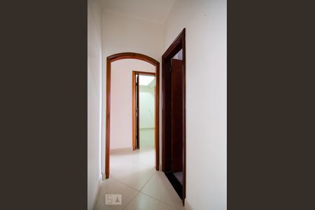 Corredor de casa à venda com 3 quartos, 200m² em Jardim do Trevo, Campinas