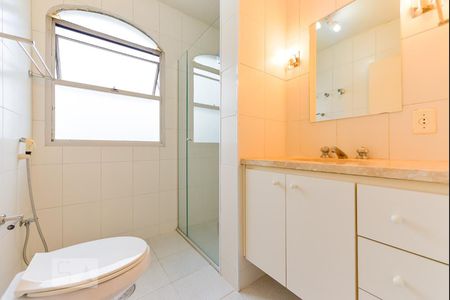 Apartamento para alugar com 115m², 2 quartos e 1 vaga Apartamento para alugar com 115m², 2 quartos e 1 vagaBanheiro