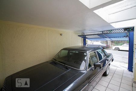 Garagem de casa para alugar com 2 quartos, 100m² em Alto da Lapa, São Paulo
