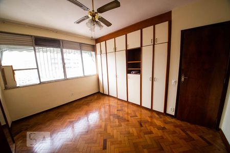 Apartamento à venda com 135m², 4 quartos e 1 vagaSuíte 