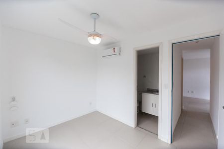 Suíte de apartamento à venda com 3 quartos, 70m² em Recreio dos Bandeirantes, Rio de Janeiro