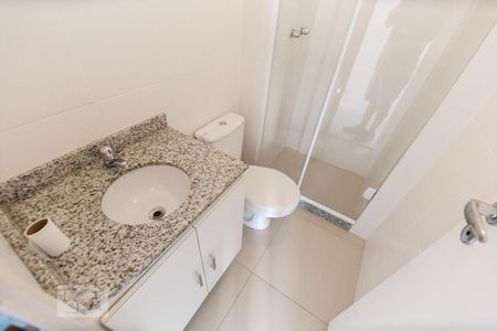 Banheiro social de apartamento à venda com 3 quartos, 70m² em Recreio dos Bandeirantes, Rio de Janeiro