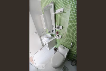 Apartamento à venda com 144m², 2 quartos e 2 vagasBanheiro social - segundo andar