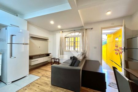 Sala/Cozinha de casa para alugar com 1 quarto, 38m² em Vila Guarani (z Sul), São Paulo