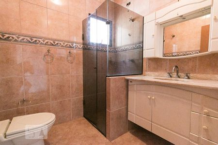 Casa para alugar com 400m², 7 quartos e 4 vagasBanheiro da suíte 2 