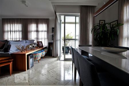 Sala de apartamento para alugar com 3 quartos, 150m² em Vila Sônia, São Paulo