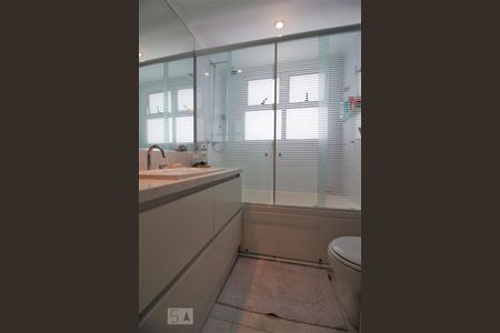 Apartamento para alugar com 150m², 3 quartos e 4 vagasBanheiro da suíte 2