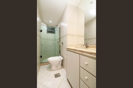 Apartamento à venda com 74m², 3 quartos e 1 vagaBanheiro Social.