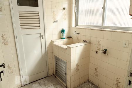 Apartamento à venda com 80m², 2 quartos e 1 vaga Apartamento à venda com 80m², 2 quartos e 1 vagaÁrea de Serviço