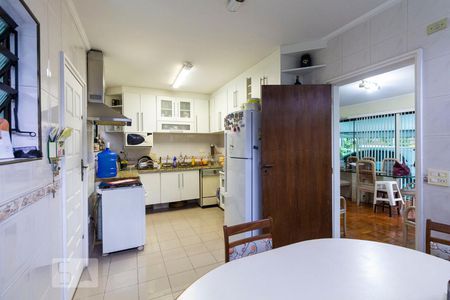 Casa à venda com 146m², 3 quartos e 2 vagasCozinha