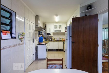 Casa à venda com 146m², 3 quartos e 2 vagasCozinha