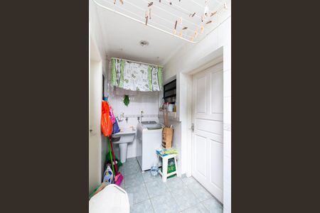 Casa à venda com 146m², 3 quartos e 2 vagasÁrea de serviço