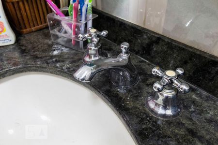 Casa à venda com 146m², 3 quartos e 2 vagasBanheiro social