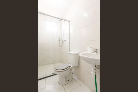 Banheiro de apartamento para alugar com 2 quartos, 46m² em Vila Venditti, Guarulhos