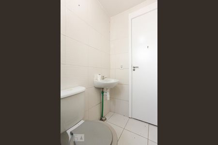 Banheiro de apartamento para alugar com 2 quartos, 46m² em Vila Venditti, Guarulhos