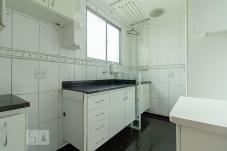 Cozinha de apartamento à venda com 2 quartos, 56m² em Itapoã, Belo Horizonte