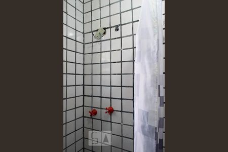 Casa para alugar com 83m², 2 quartos e 2 vagas Casa para alugar com 83m², 2 quartos e 2 vagasBANHEIRO