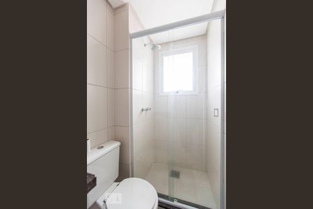 Banheiro suíte de apartamento para alugar com 2 quartos, 70m² em Partenon, Porto Alegre
