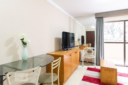 Sala de apartamento para alugar com 1 quarto, 40m² em Água Verde, Curitiba