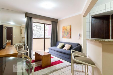 Sala de apartamento para alugar com 1 quarto, 40m² em Água Verde, Curitiba