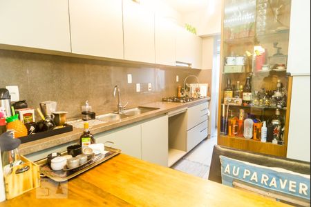 Cozinha de apartamento à venda com 1 quarto, 47m² em Petrópolis, Porto Alegre