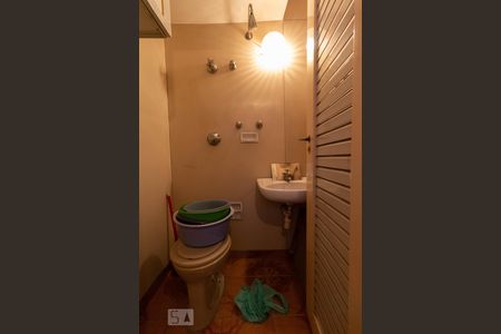 Apartamento à venda com 122m², 3 quartos e 1 vaga Apartamento à venda com 122m², 3 quartos e 1 vagaBanheiro de Serviço