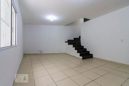 Sala  de casa de condomínio à venda com 2 quartos, 110m² em Vila Ema, São Paulo