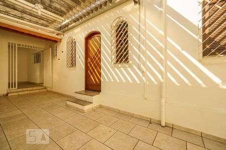 Casa à venda com 150m², 2 quartos e sem vaga Casa à venda com 150m², 2 quartos e sem vagaQuintal e entrada casa