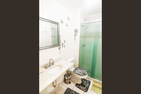 Banheiro de apartamento à venda com 3 quartos, 90m² em Vila Ipiranga, Porto Alegre