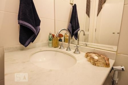 Banheiro de apartamento para alugar com 2 quartos, 66m² em Butantã, São Paulo