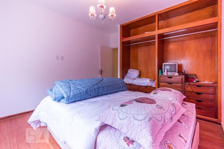 Casa à venda com 350m², 4 quartos e 2 vagas Casa à venda com 350m², 4 quartos e 2 vagasQuarto 1