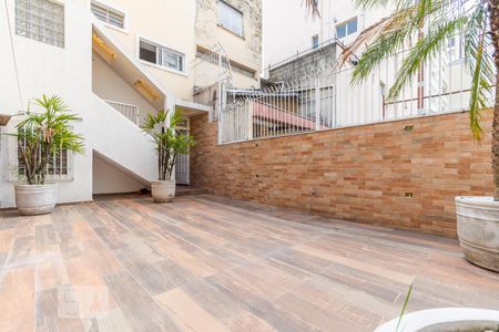 Casa à venda com 350m², 4 quartos e 2 vagas Casa à venda com 350m², 4 quartos e 2 vagasQuintal