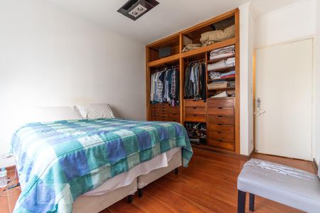 Casa à venda com 350m², 4 quartos e 2 vagas Casa à venda com 350m², 4 quartos e 2 vagasQuarto 3