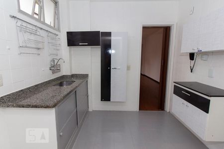 Apartamento para alugar com 95m², 2 quartos e 1 vagaCozinha