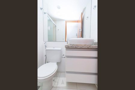 Apartamento à venda com 80m², 2 quartos e 1 vagaBanheiro Social