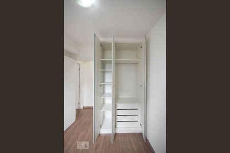 Apartamento para alugar com 49m², 2 quartos e 1 vagaArmário do Quarto 1