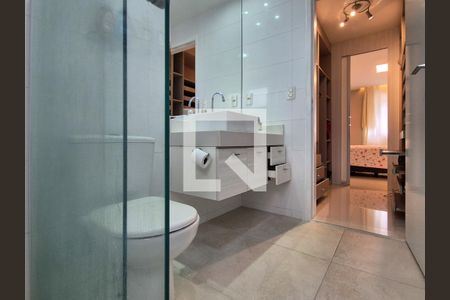 Apartamento à venda com 370m², 3 quartos e 4 vagas Apartamento à venda com 370m², 3 quartos e 4 vagasBanheiro da suíte 1