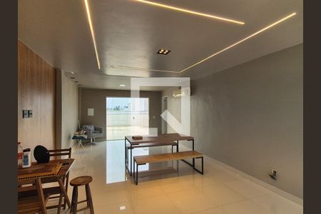 Apartamento à venda com 370m², 3 quartos e 4 vagas Apartamento à venda com 370m², 3 quartos e 4 vagasSala 2