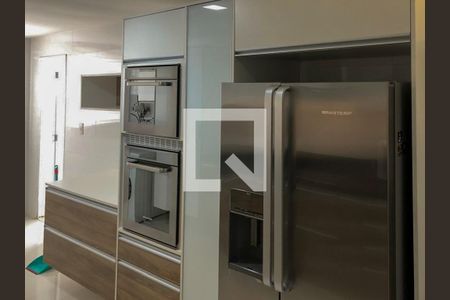 Apartamento à venda com 370m², 3 quartos e 4 vagas Apartamento à venda com 370m², 3 quartos e 4 vagasCozinha