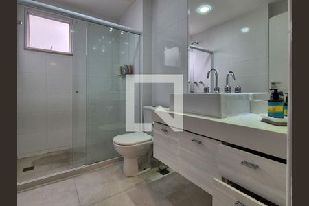 Apartamento à venda com 370m², 3 quartos e 4 vagas Apartamento à venda com 370m², 3 quartos e 4 vagasBanheiro da suíte 1