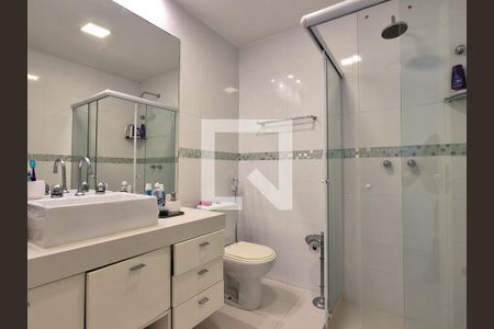 Apartamento à venda com 370m², 3 quartos e 4 vagas Apartamento à venda com 370m², 3 quartos e 4 vagasBanheiro da Suite 3