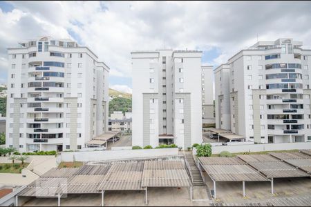 Apartamento à venda com 180m², 3 quartos e 2 vagasSUÍTE 