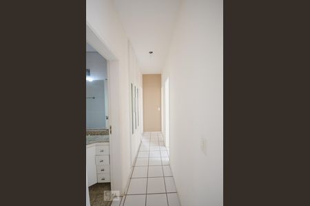 Apartamento à venda com 180m², 3 quartos e 2 vagasCORREDOR