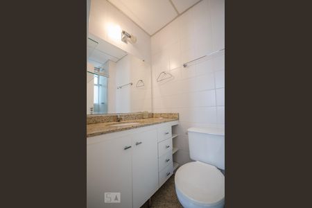 Apartamento à venda com 180m², 3 quartos e 2 vagasBANHEIRO SUÍTE 